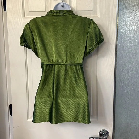 Silky green blouse. Size large - Picture 4 of 6